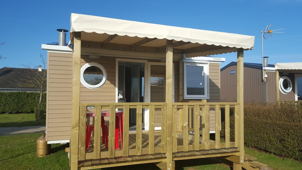 Camping Sainte Mere Eglise エクステリア 写真
