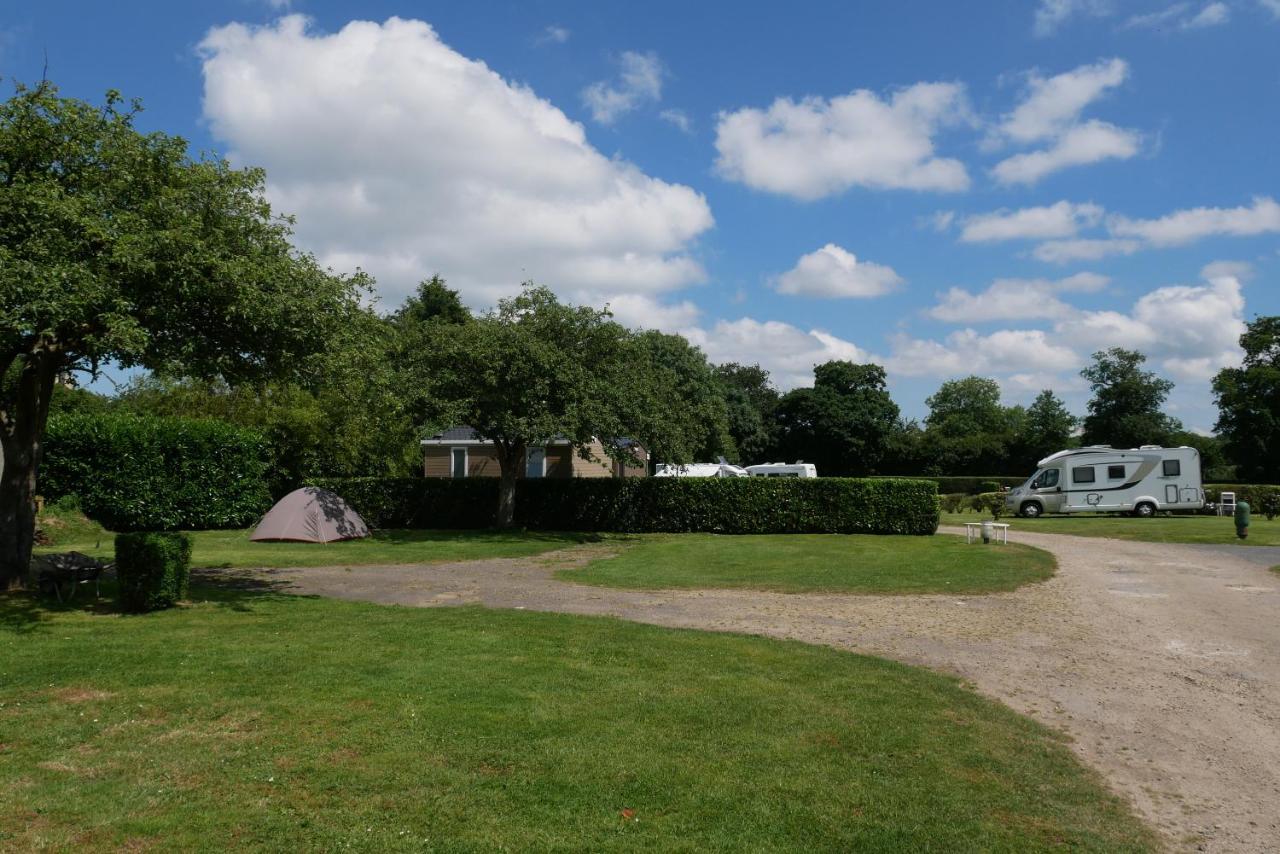 Camping Sainte Mere Eglise エクステリア 写真
