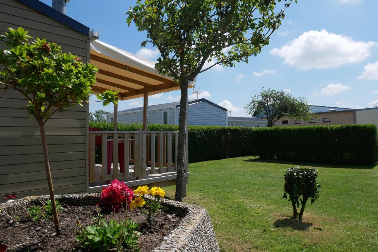 Camping Sainte Mere Eglise エクステリア 写真